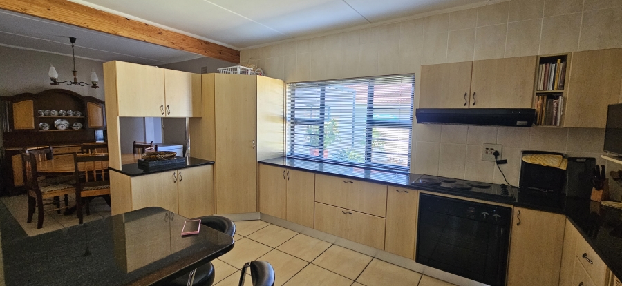 4 Bedroom Property for Sale in Monument Heights Northern Cape